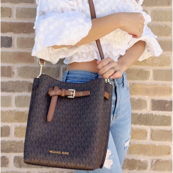 Michael Kors Emilia Drawstring Bucket Bag Crossbody Signature Brown MK - Picture 2 of 3